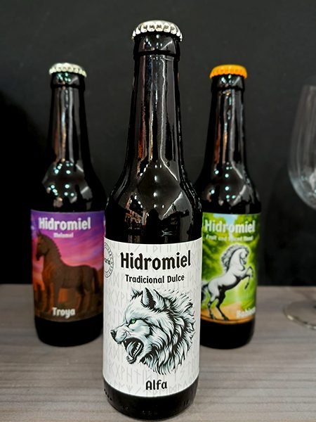 Cata maridada Hidromiel Decuria próximamente